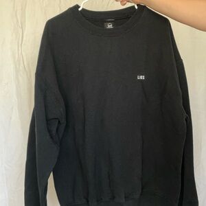 SSUR lies crewneck